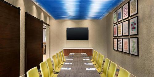 holiday inn express and suites savannah w chatham pa