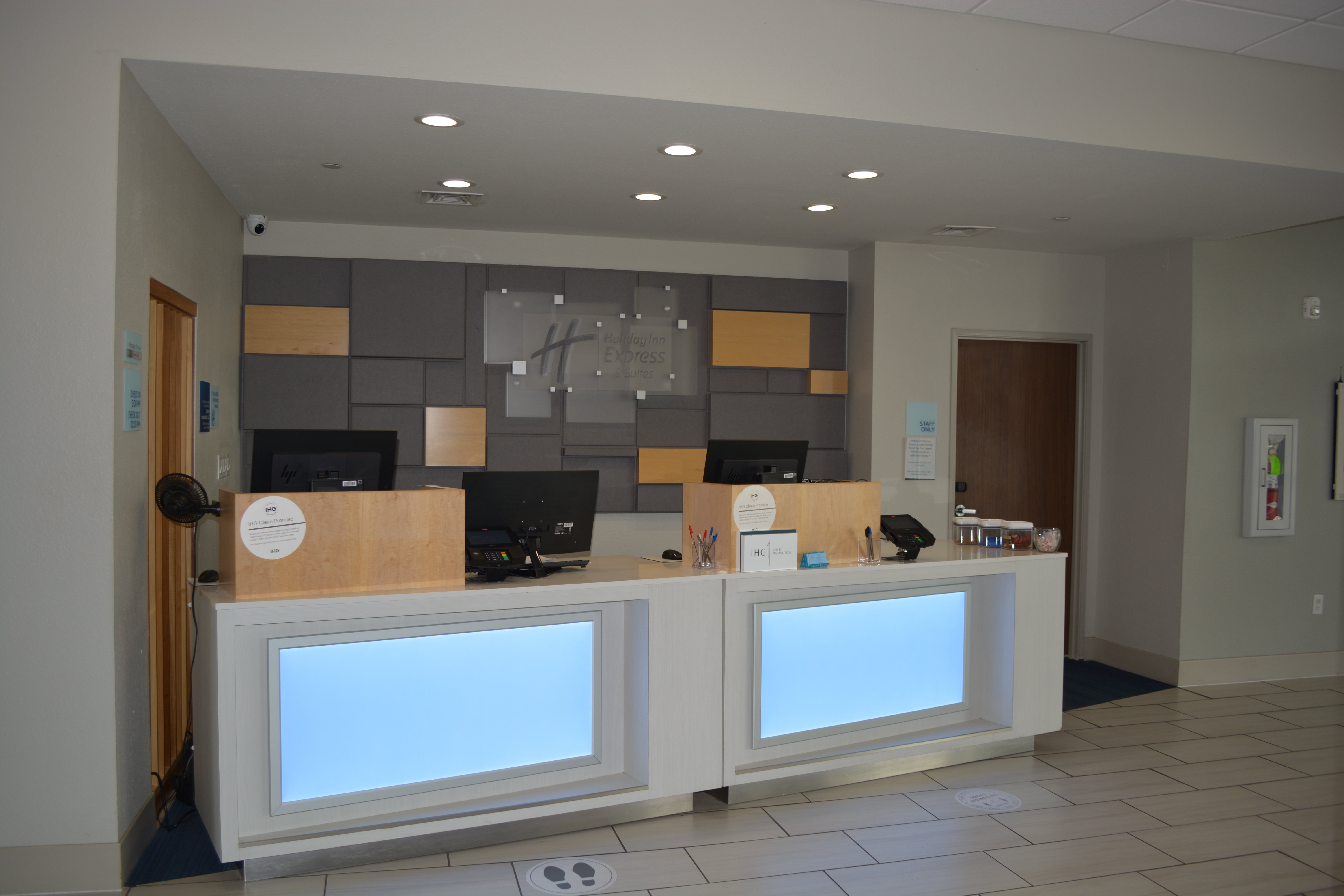 holiday inn express and suites liberal an ihg hotel