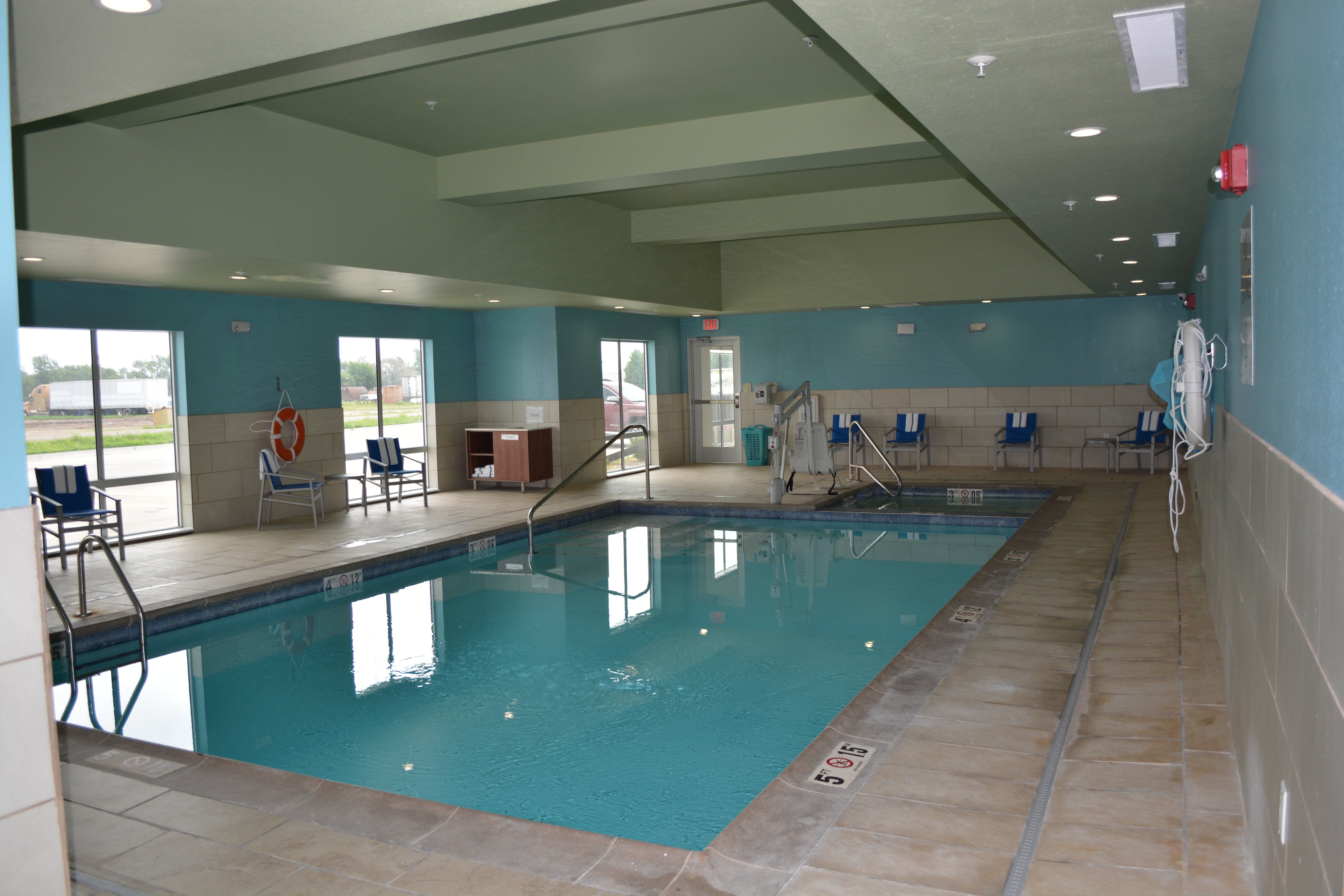 holiday inn express and suites liberal an ihg hotel