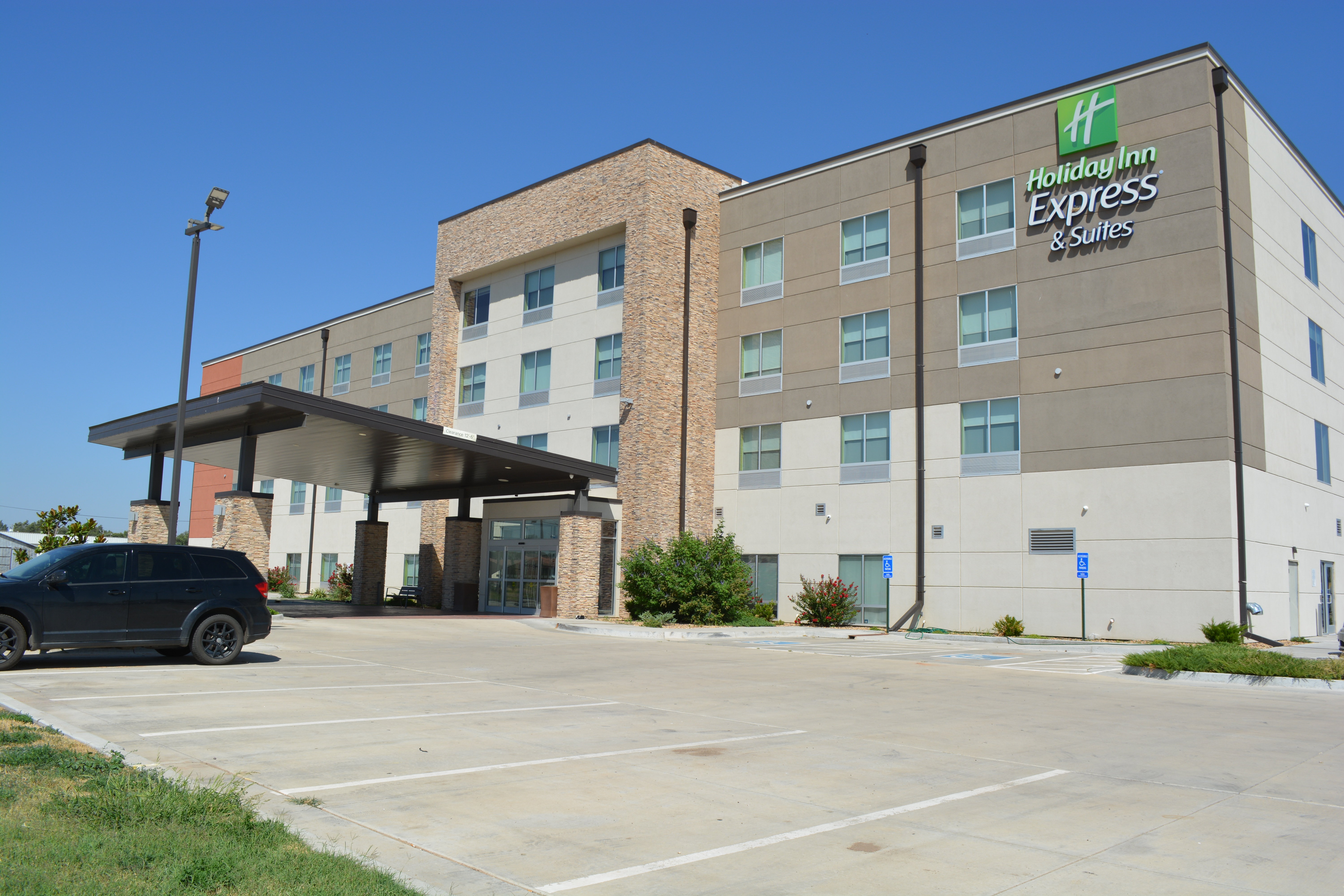 holiday inn express and suites liberal an ihg hotel
