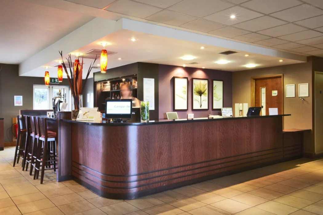 premier inn glasgow braehead