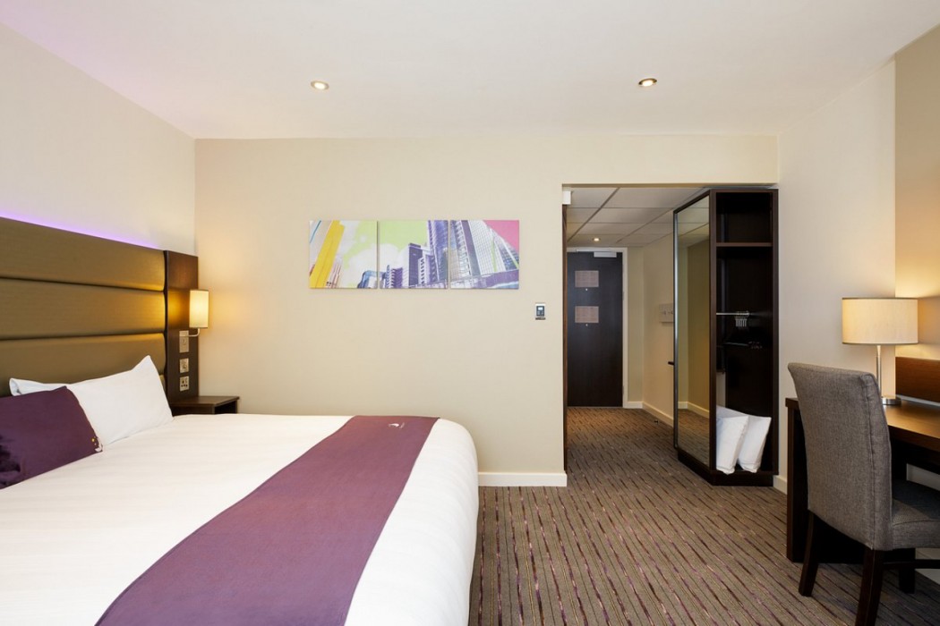 premier inn glasgow braehead
