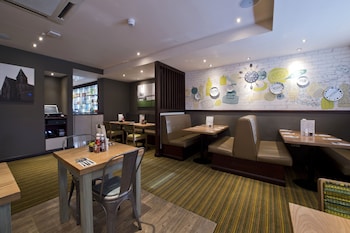 premier inn glasgow braehead