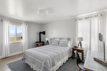 point arena lighthouse