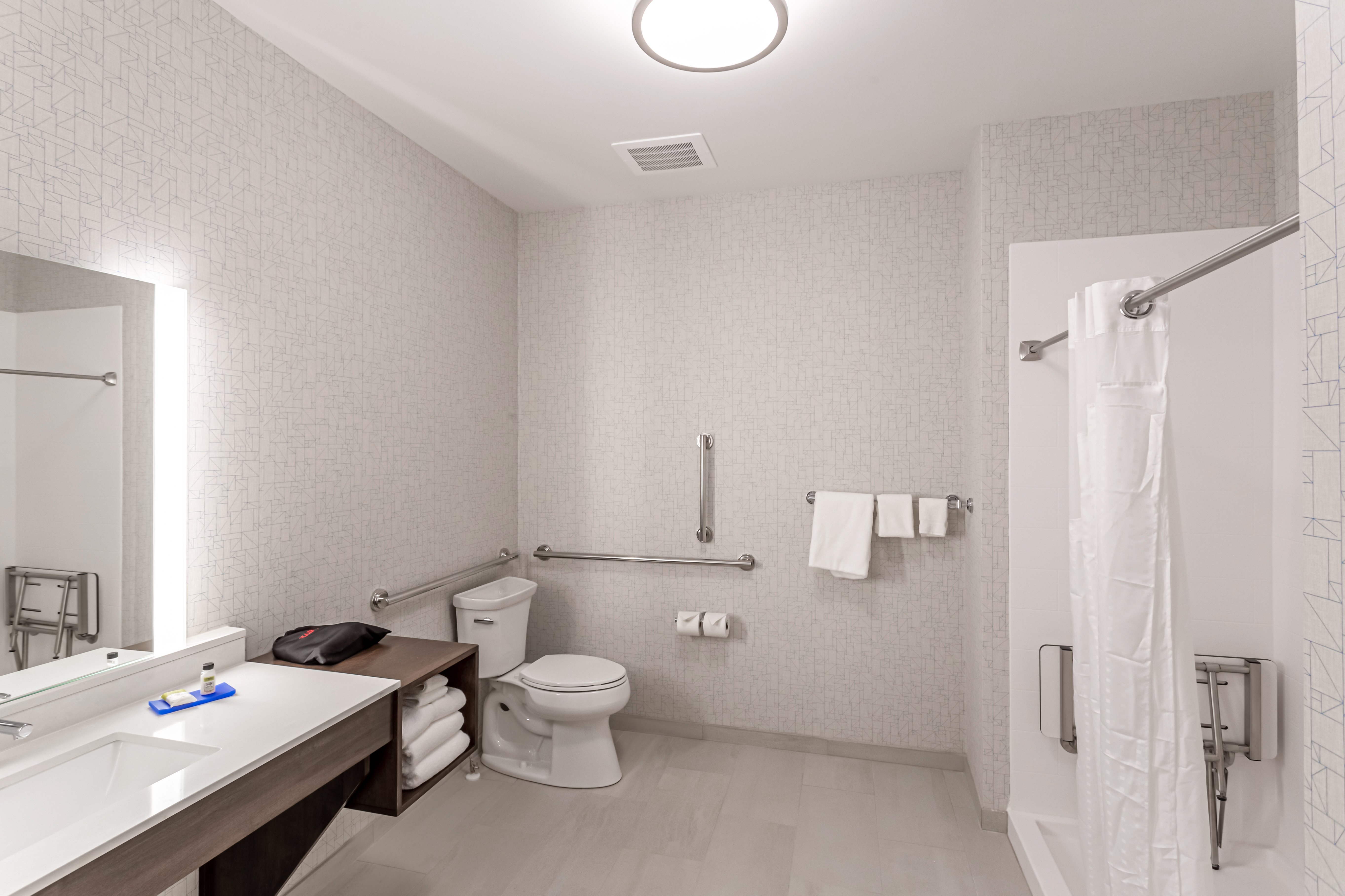 hol inn exp and suites columbus worthington