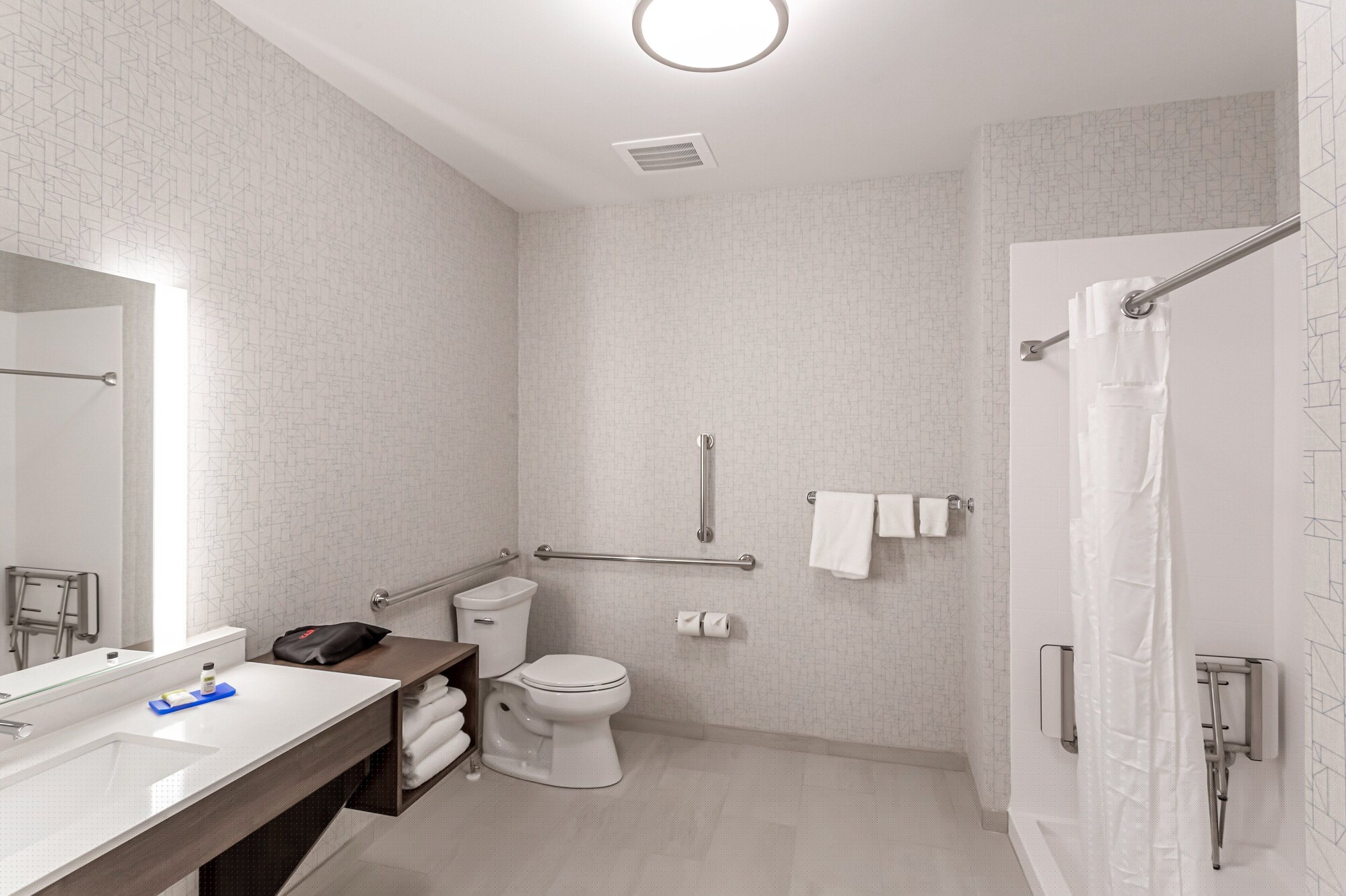hol inn exp and suites columbus worthington