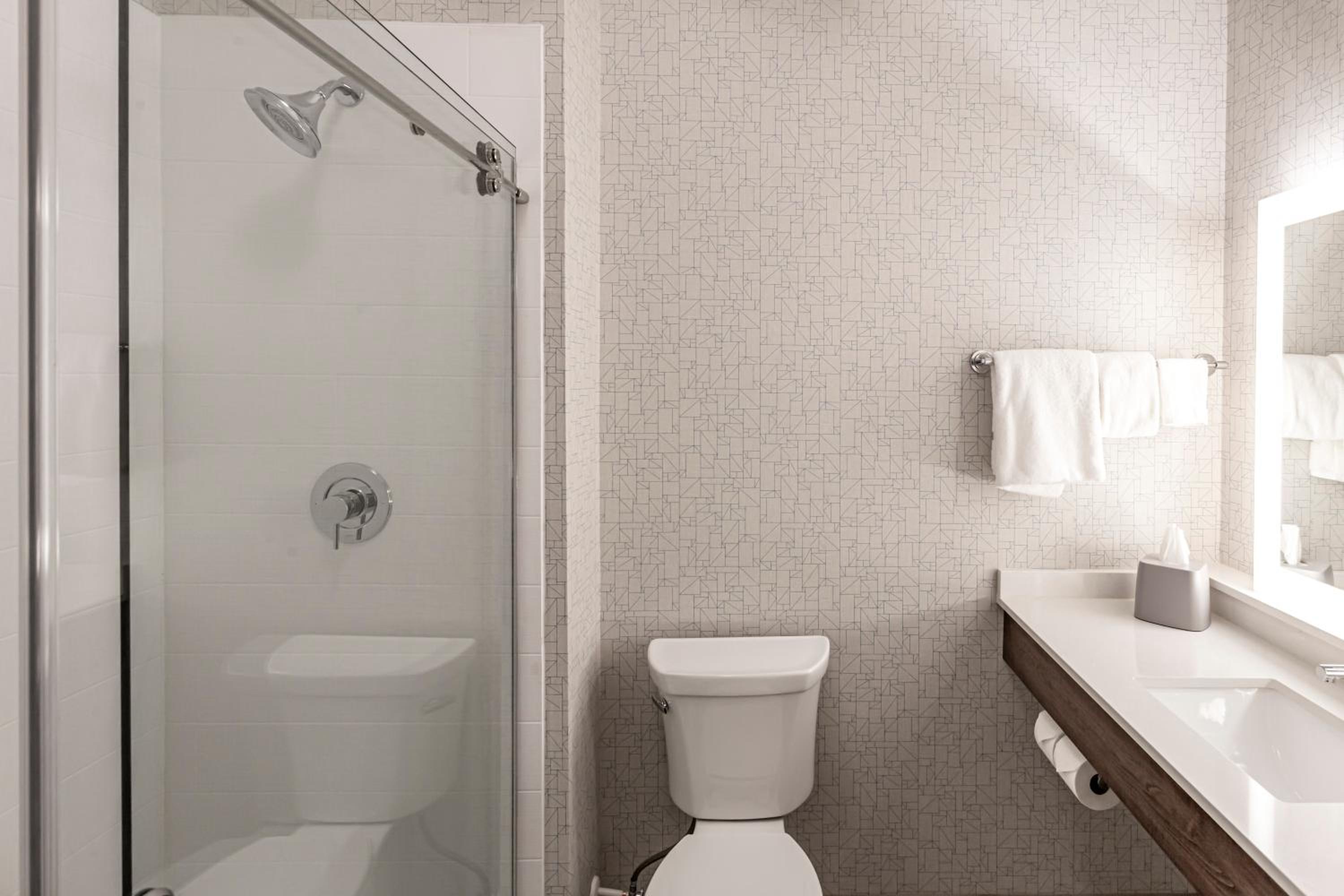 hol inn exp and suites columbus worthington