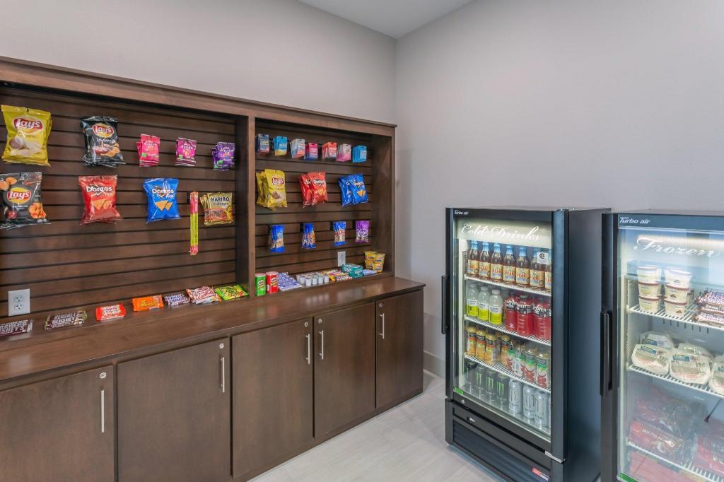 hol inn exp and suites columbus worthington
