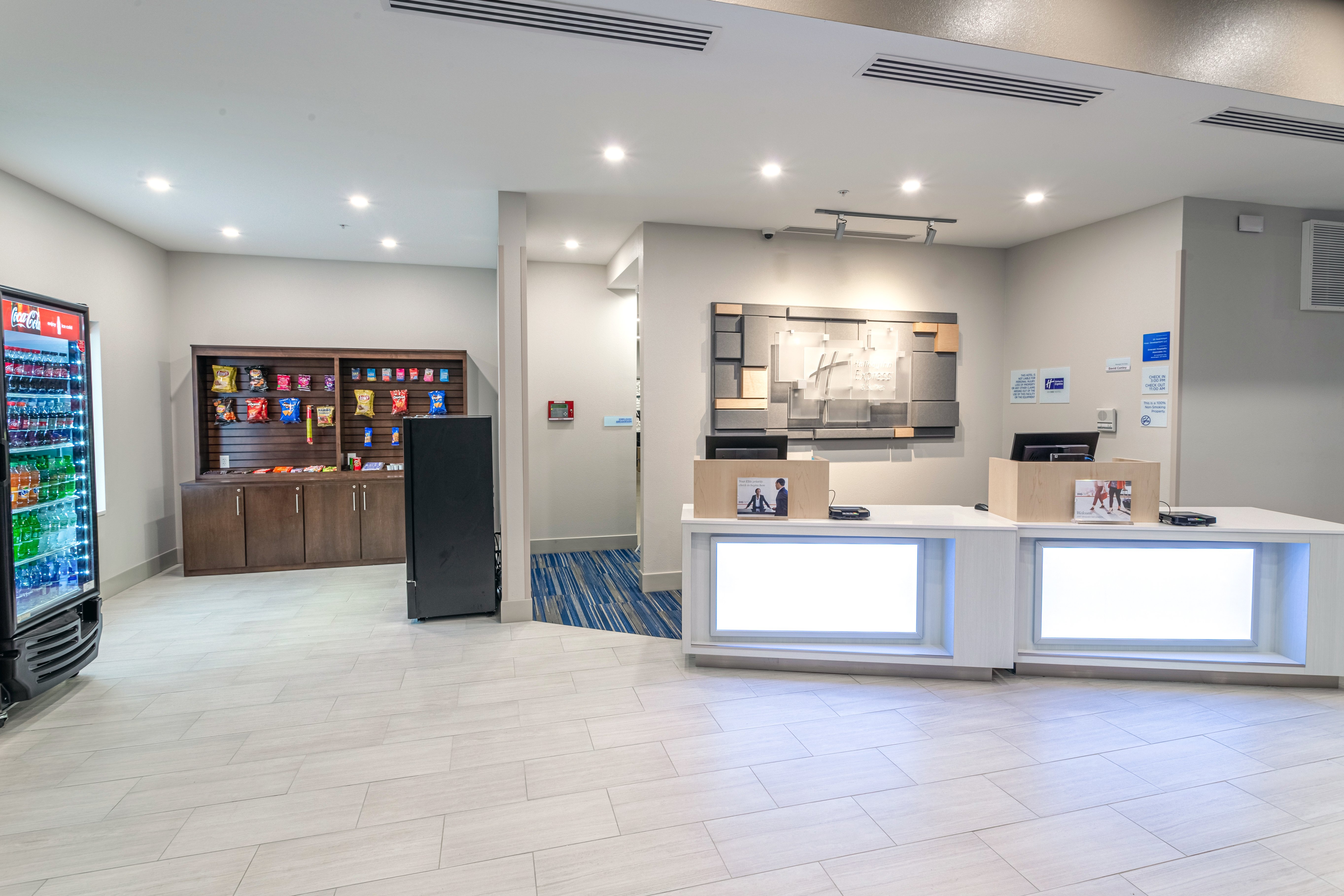 hol inn exp and suites columbus worthington
