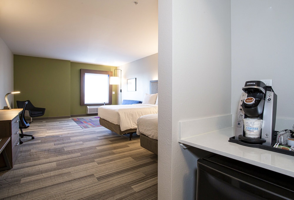 hol inn exp and suites columbus worthington