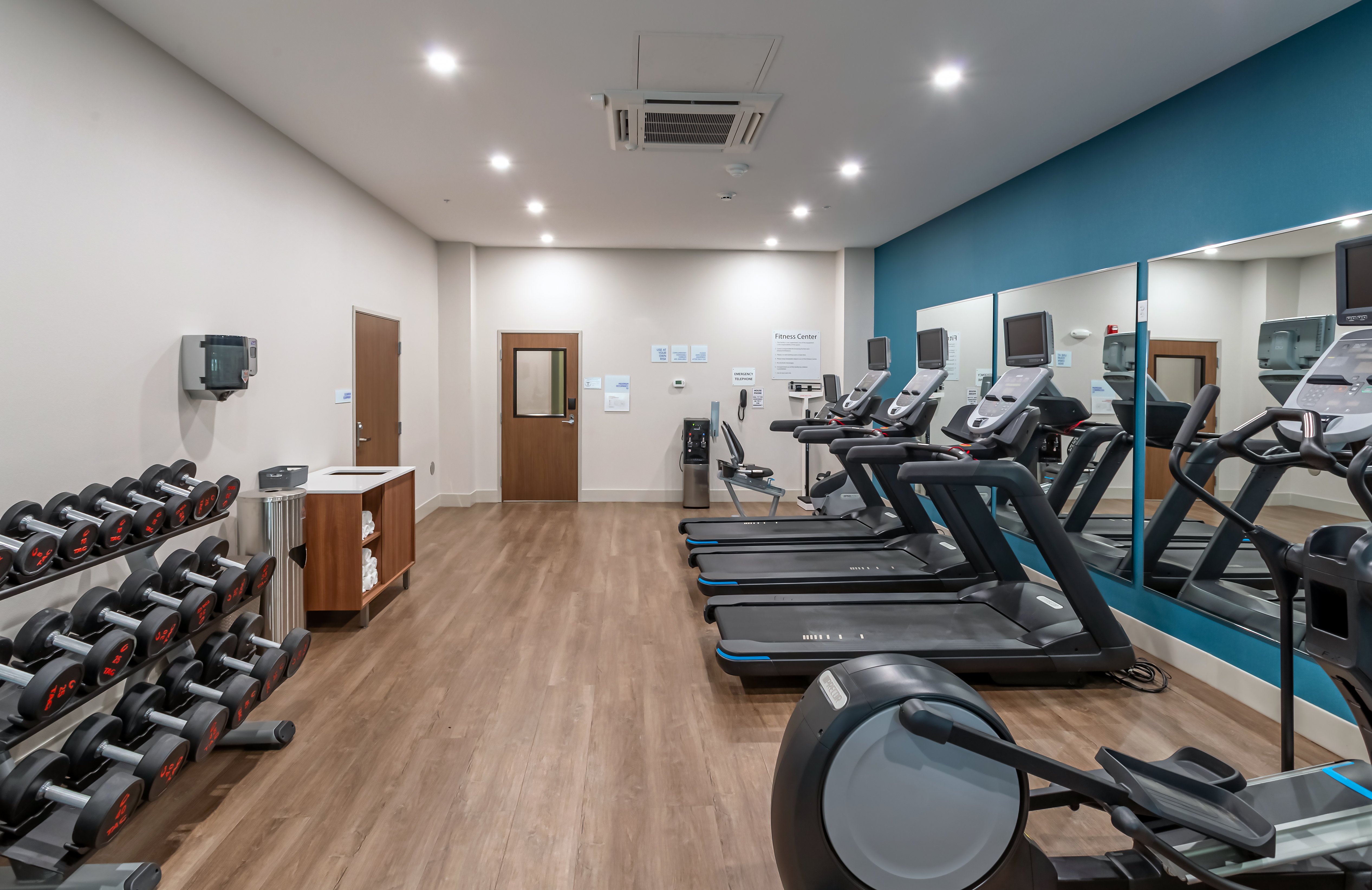 hol inn exp and suites columbus worthington