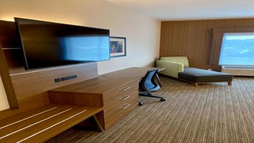 holiday inn express and suites the dalles an ihg hotel