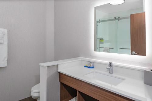 holiday inn express and suites the dalles an ihg hotel