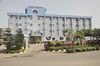 Top Rank Hotel,Near World Bank,3 star