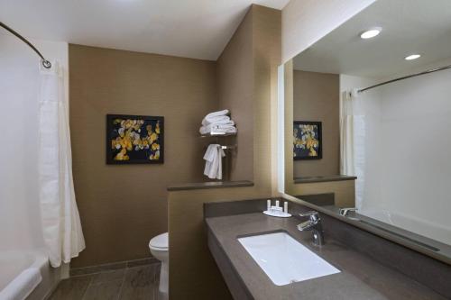 fairfield inn and suites by marriott colorado springs east ballpark