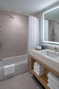 the westin houston medical center museum district