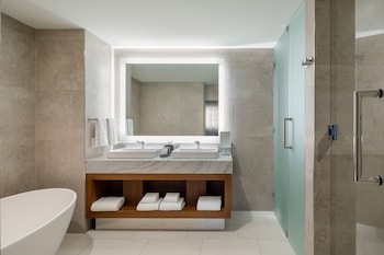 the westin houston medical center museum district