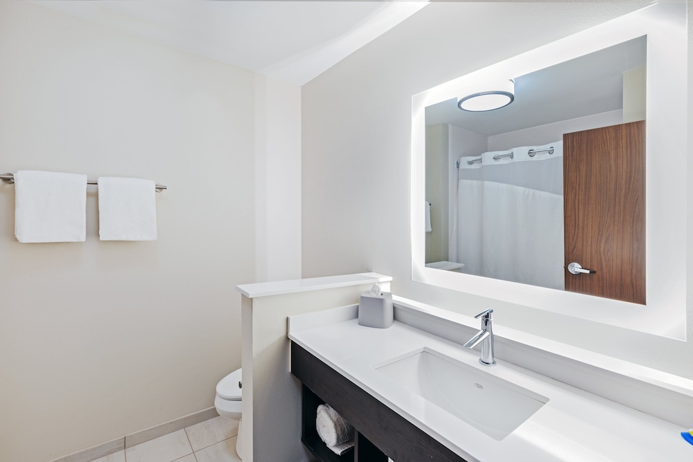 holiday inn express and suites purcell an ihg hotel