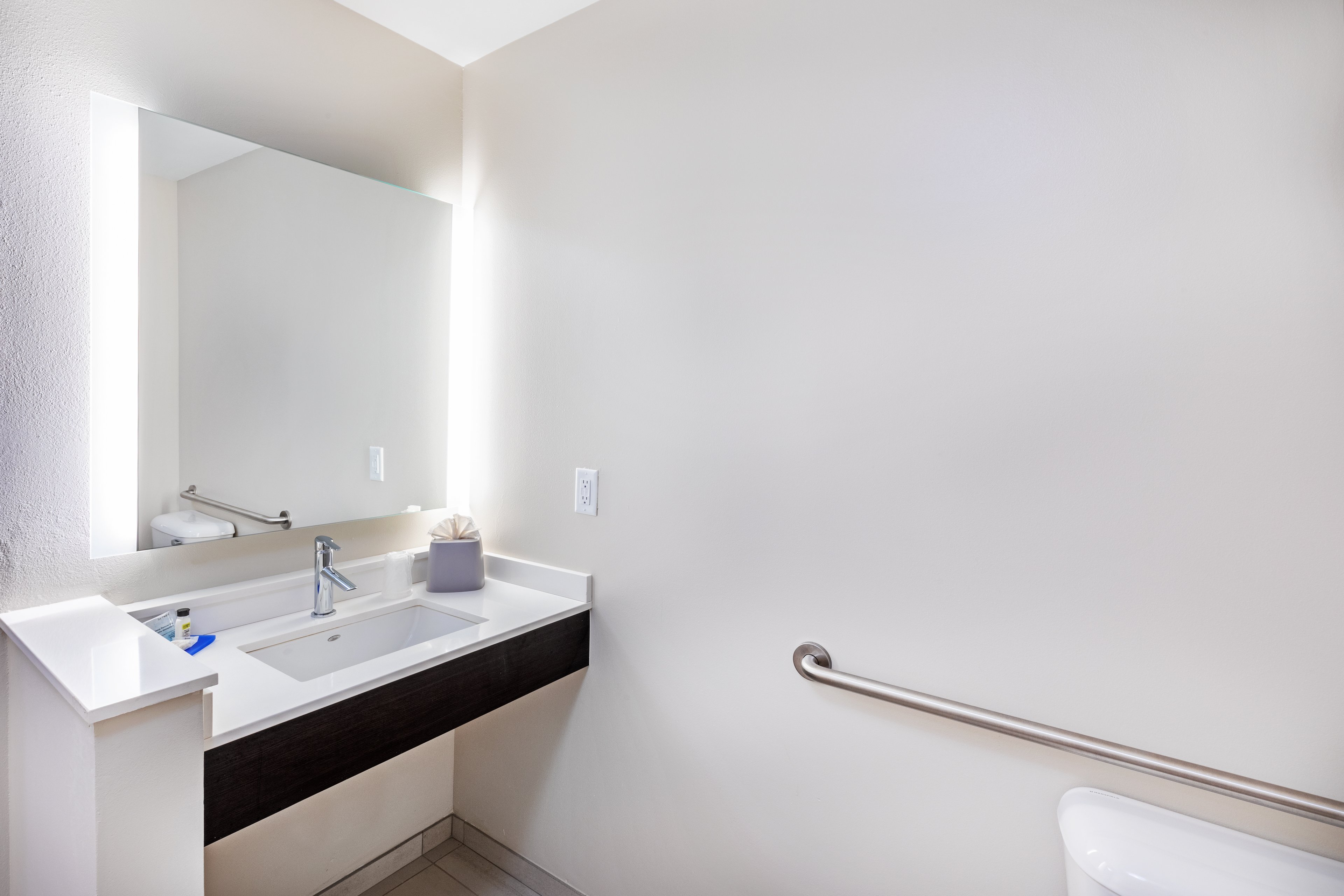 holiday inn express and suites purcell an ihg hotel