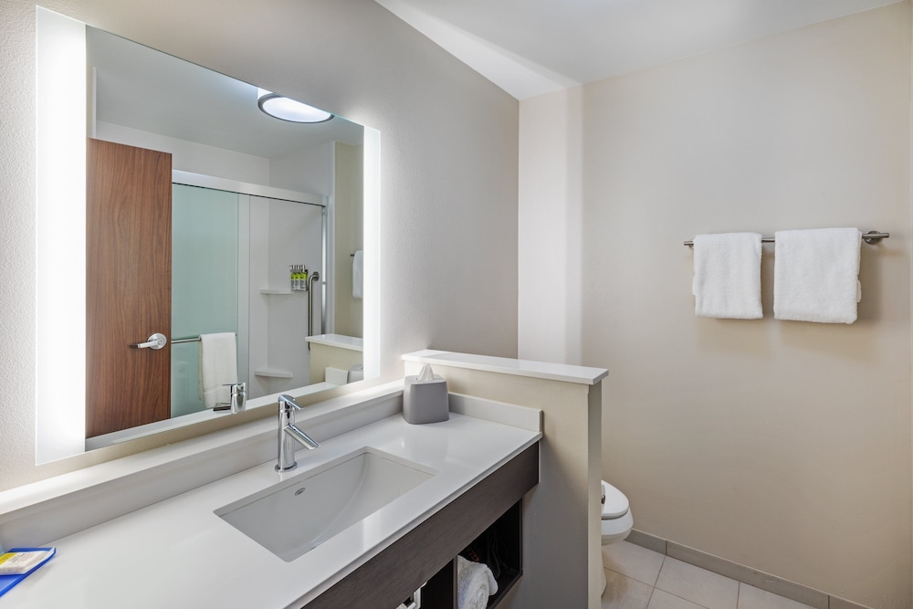 holiday inn express and suites purcell an ihg hotel