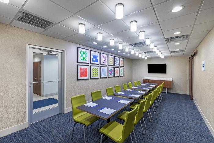 holiday inn express and suites purcell an ihg hotel