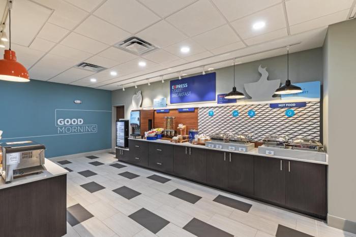 holiday inn express and suites purcell an ihg hotel