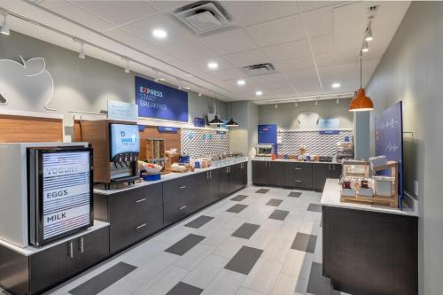 holiday inn express and suites purcell an ihg hotel