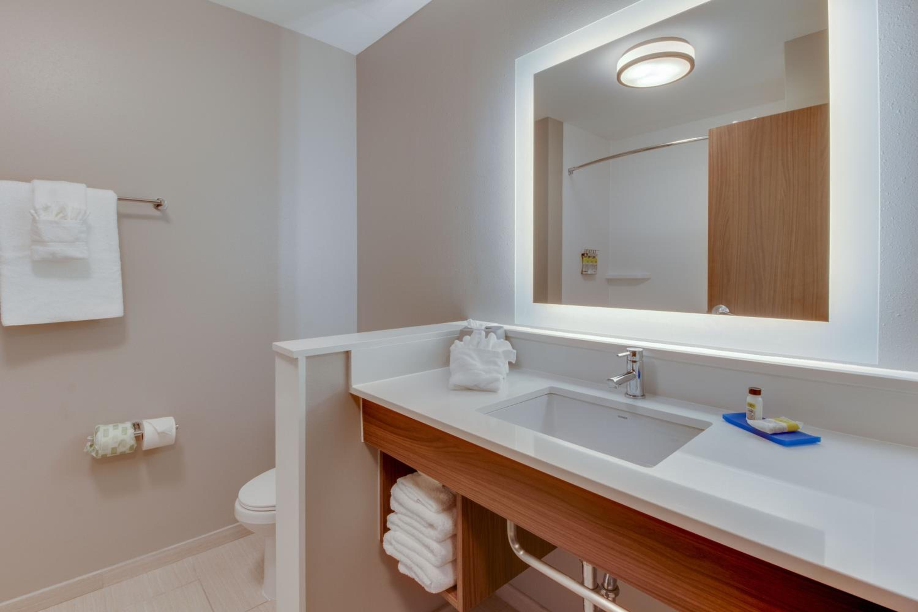holiday inn express and suites union city an ihg hotel