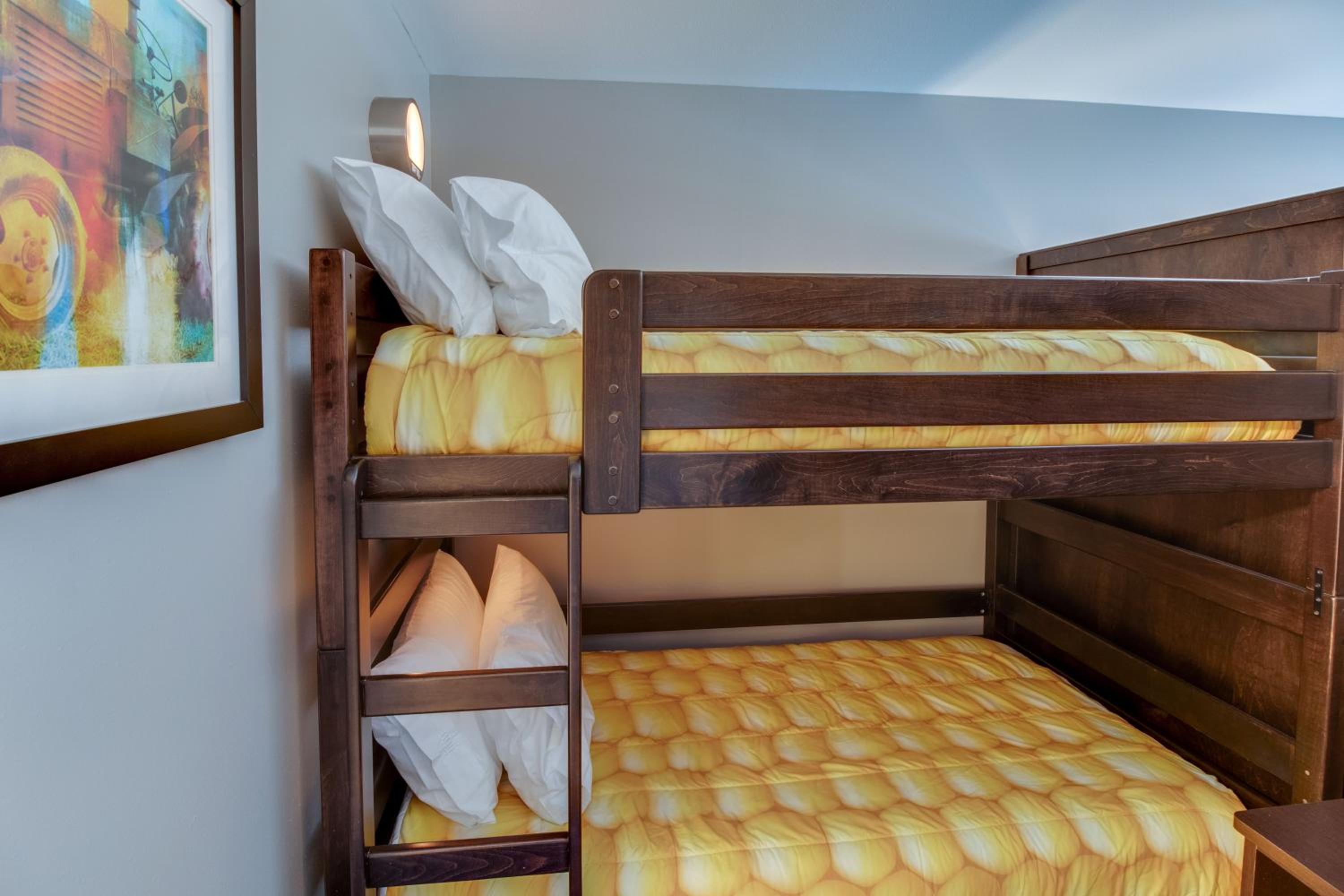 holiday inn express and suites union city an ihg hotel