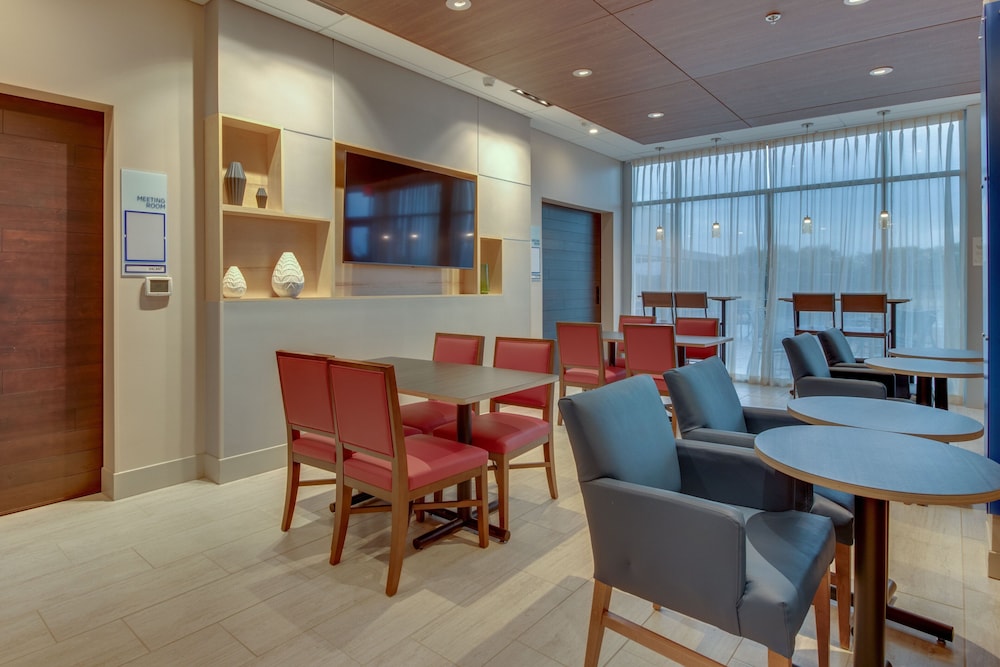 holiday inn express and suites union city an ihg hotel