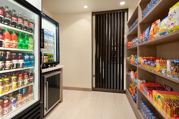 holiday inn express and suites beaver dam an ihg hotel