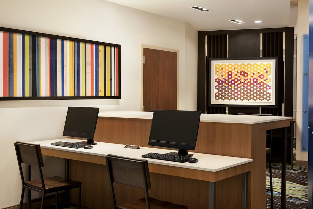 holiday inn express and suites beaver dam an ihg hotel