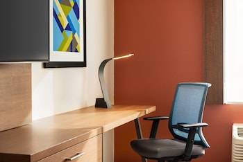 holiday inn express and suites beaver dam an ihg hotel