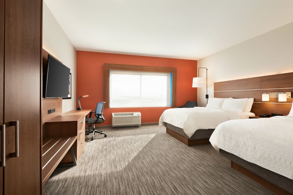 holiday inn express and suites beaver dam an ihg hotel