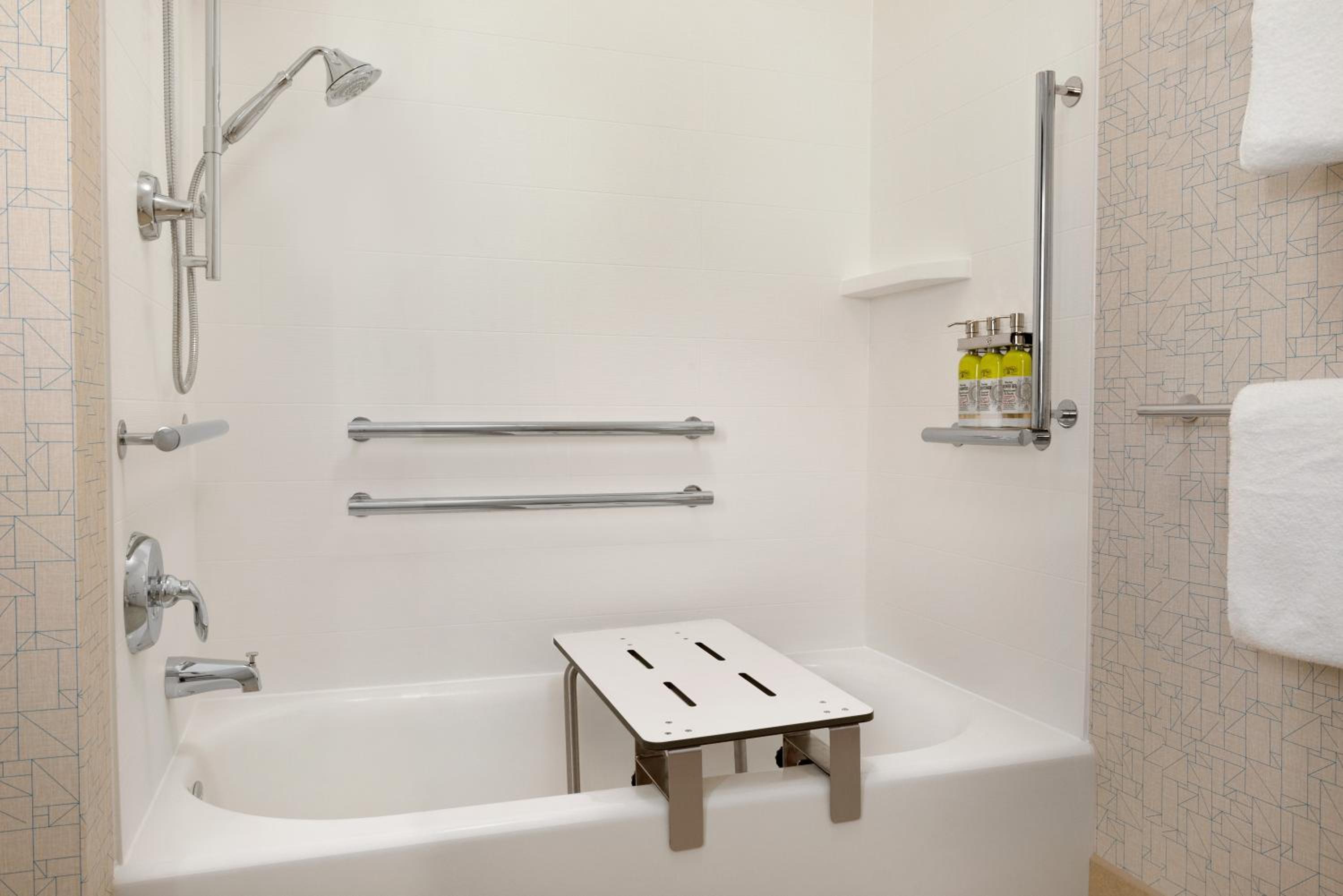 holiday inn express and suites beaver dam an ihg hotel