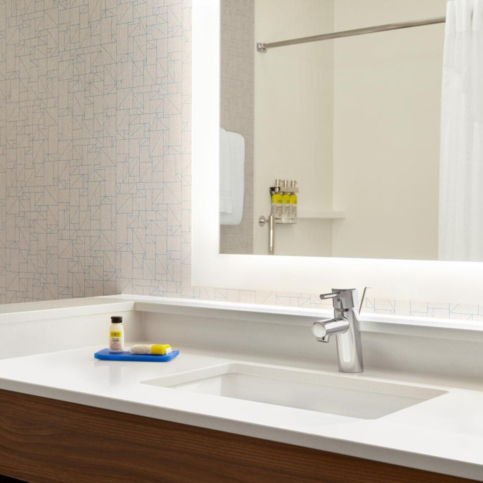 holiday inn express and suites beaver dam an ihg hotel