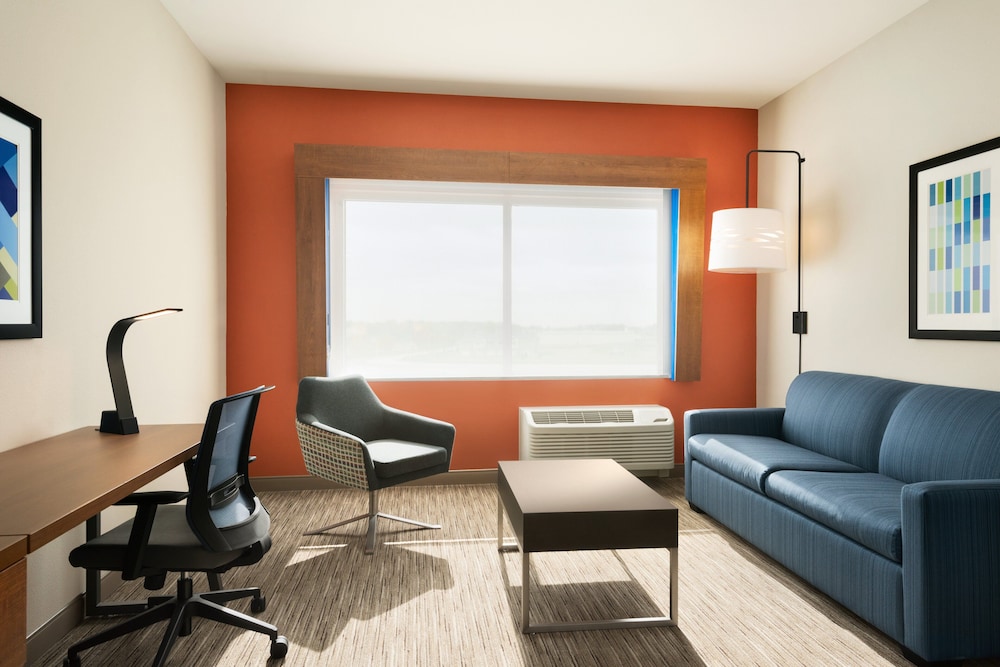 holiday inn express and suites beaver dam an ihg hotel