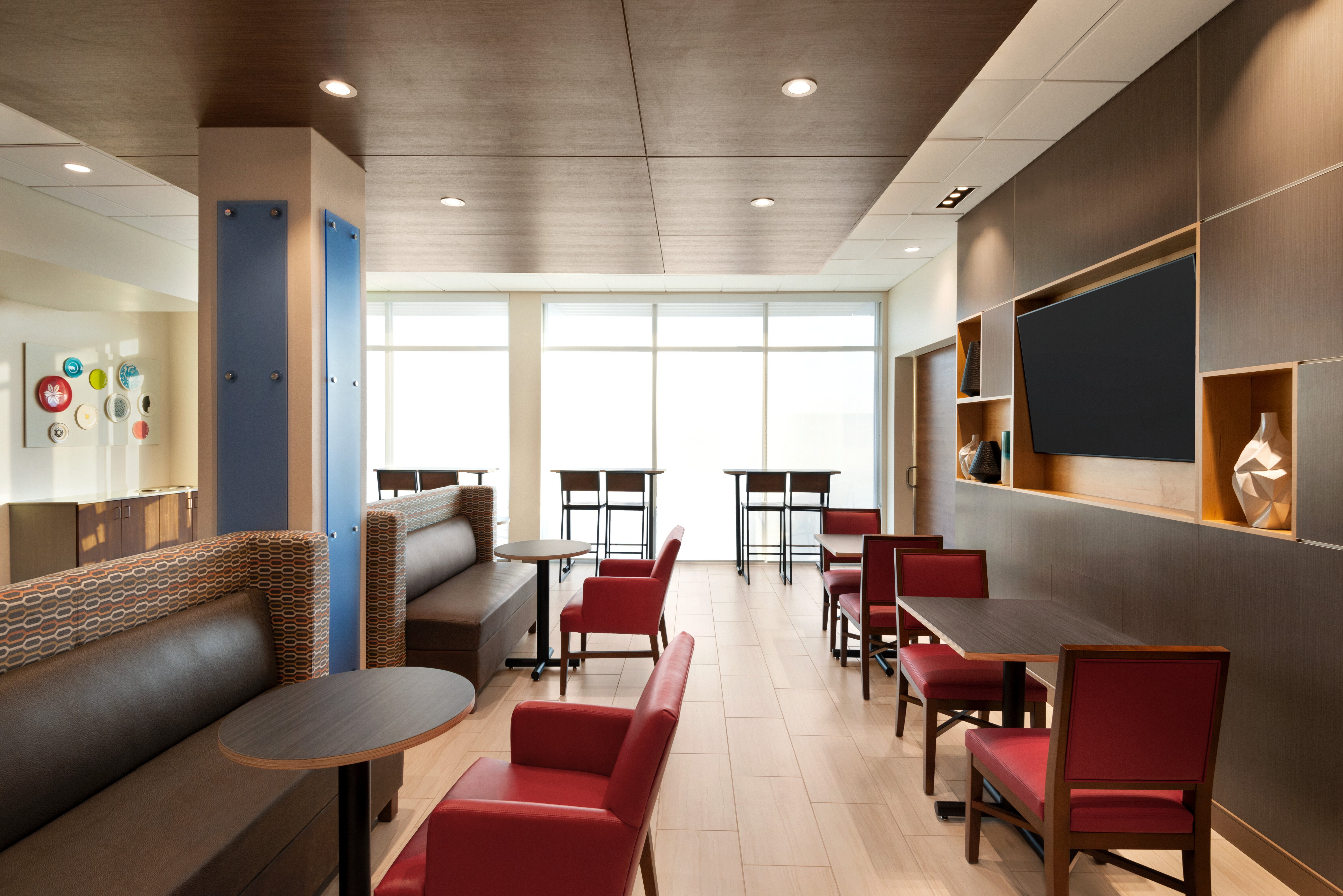 holiday inn express and suites beaver dam an ihg hotel