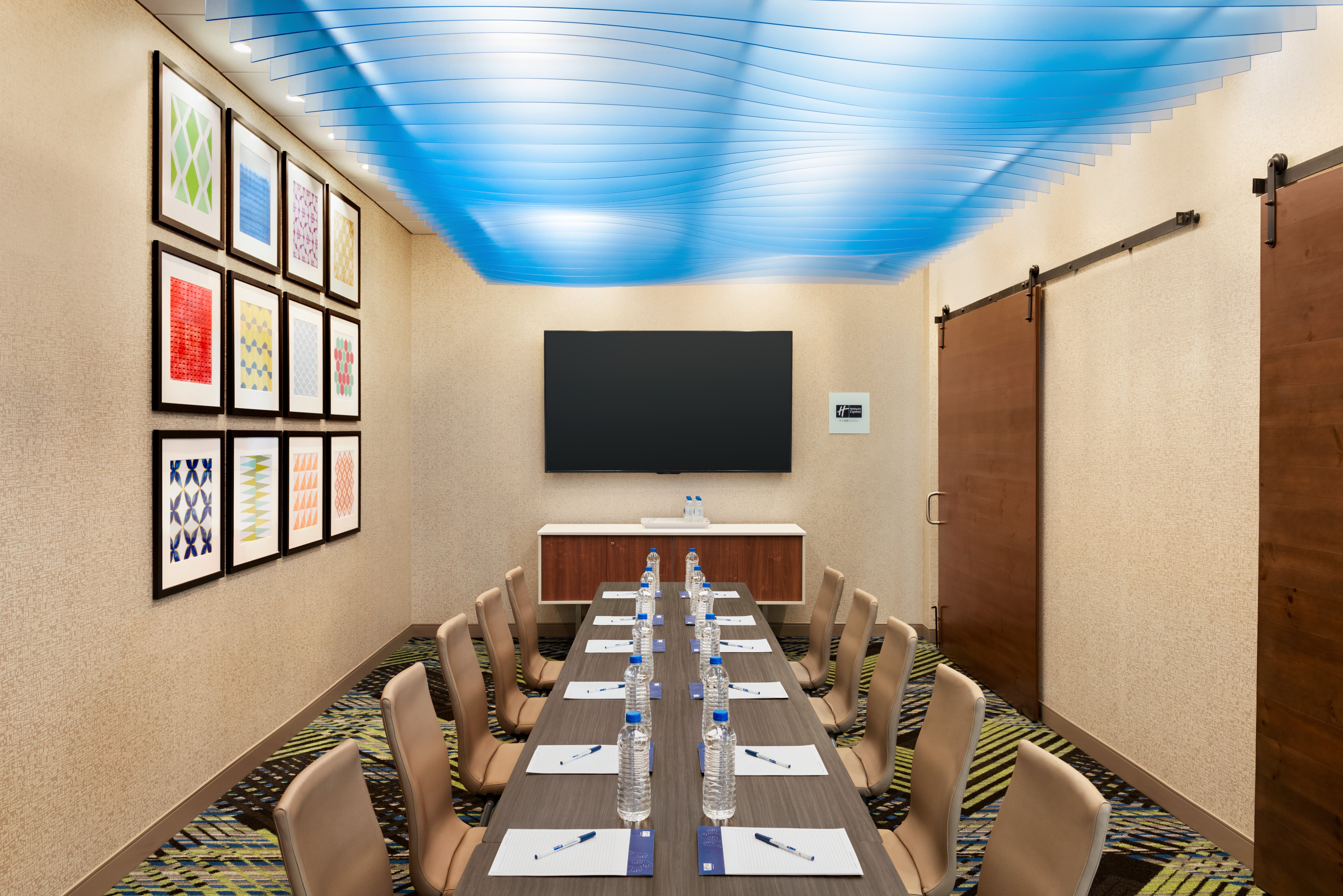 holiday inn express and suites beaver dam an ihg hotel