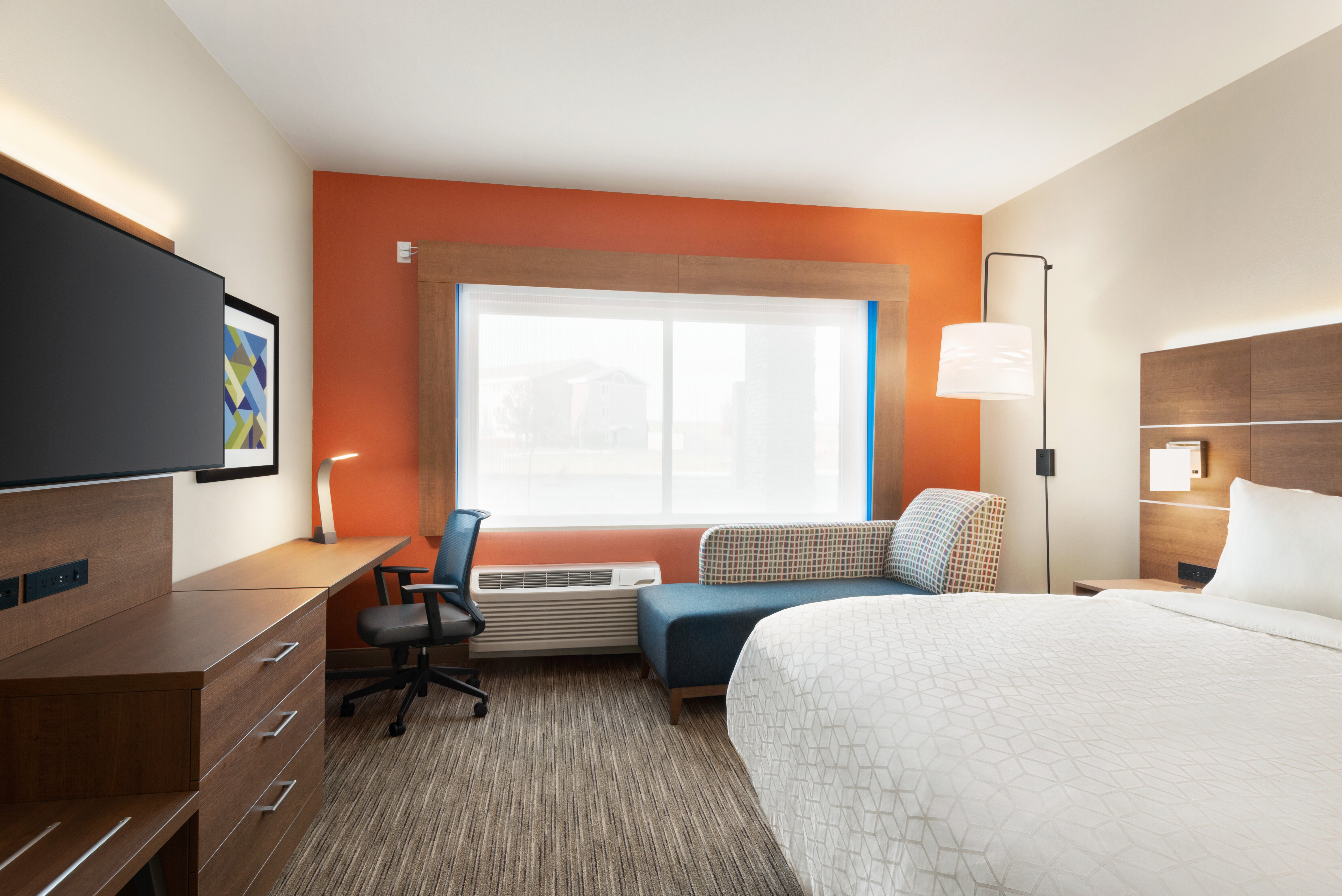 holiday inn express and suites beaver dam an ihg hotel