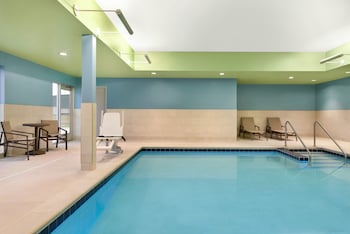 Holiday Inn Express & Suites Beaver Dam, An Ihg Hotel,Dodge County>>Beaver Dam,2.5 star