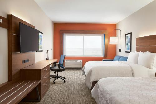 holiday inn express and suites beaver dam an ihg hotel