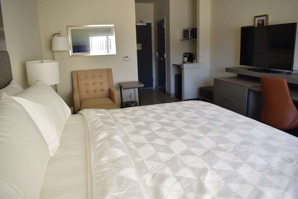 holiday inn kansas city northeast an ihg hotel