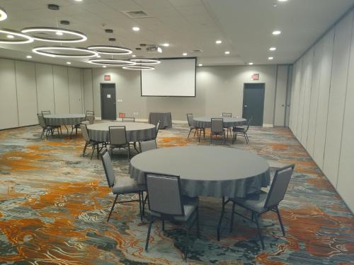 holiday inn kansas city northeast an ihg hotel