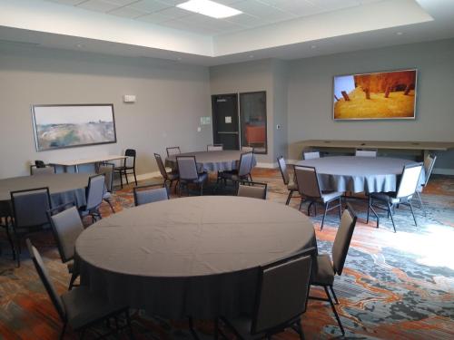 holiday inn kansas city northeast an ihg hotel