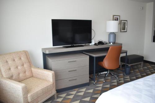 holiday inn kansas city northeast an ihg hotel