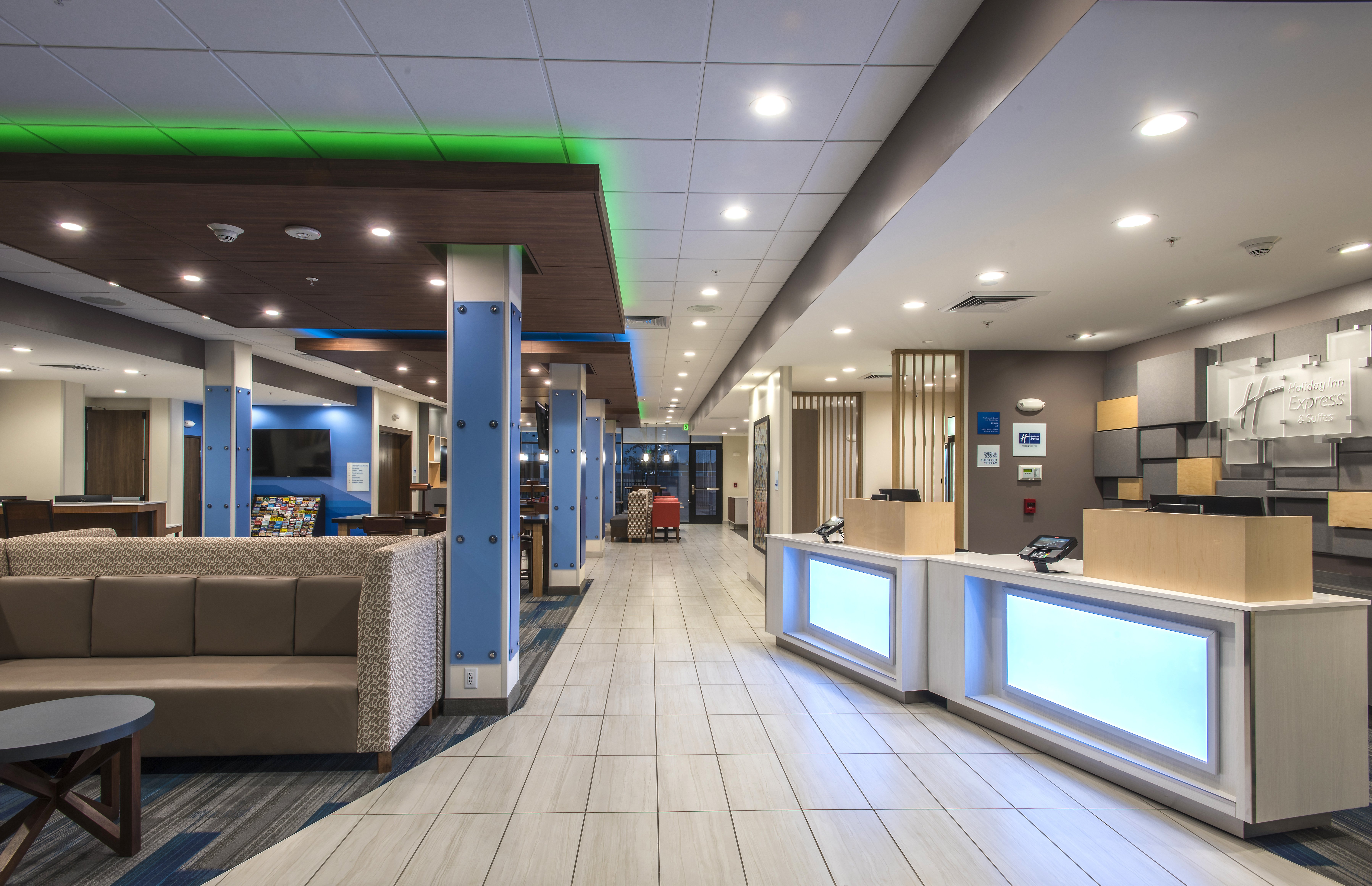 holiday inn express and sts phoenix n happy valley