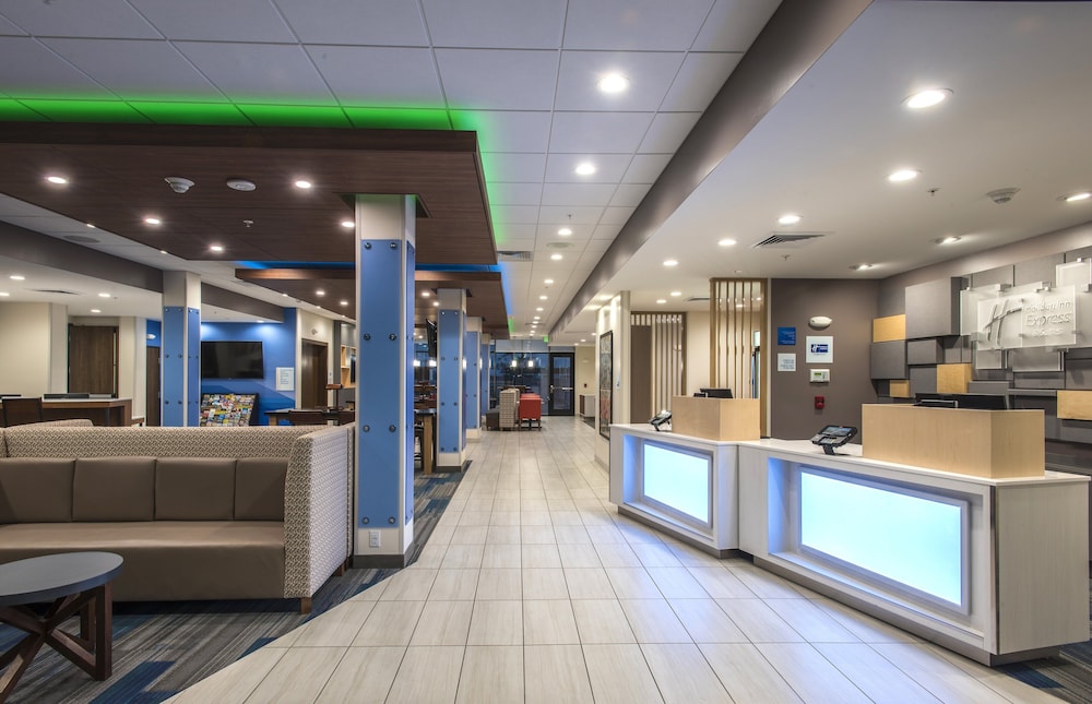 holiday inn express and sts phoenix n happy valley