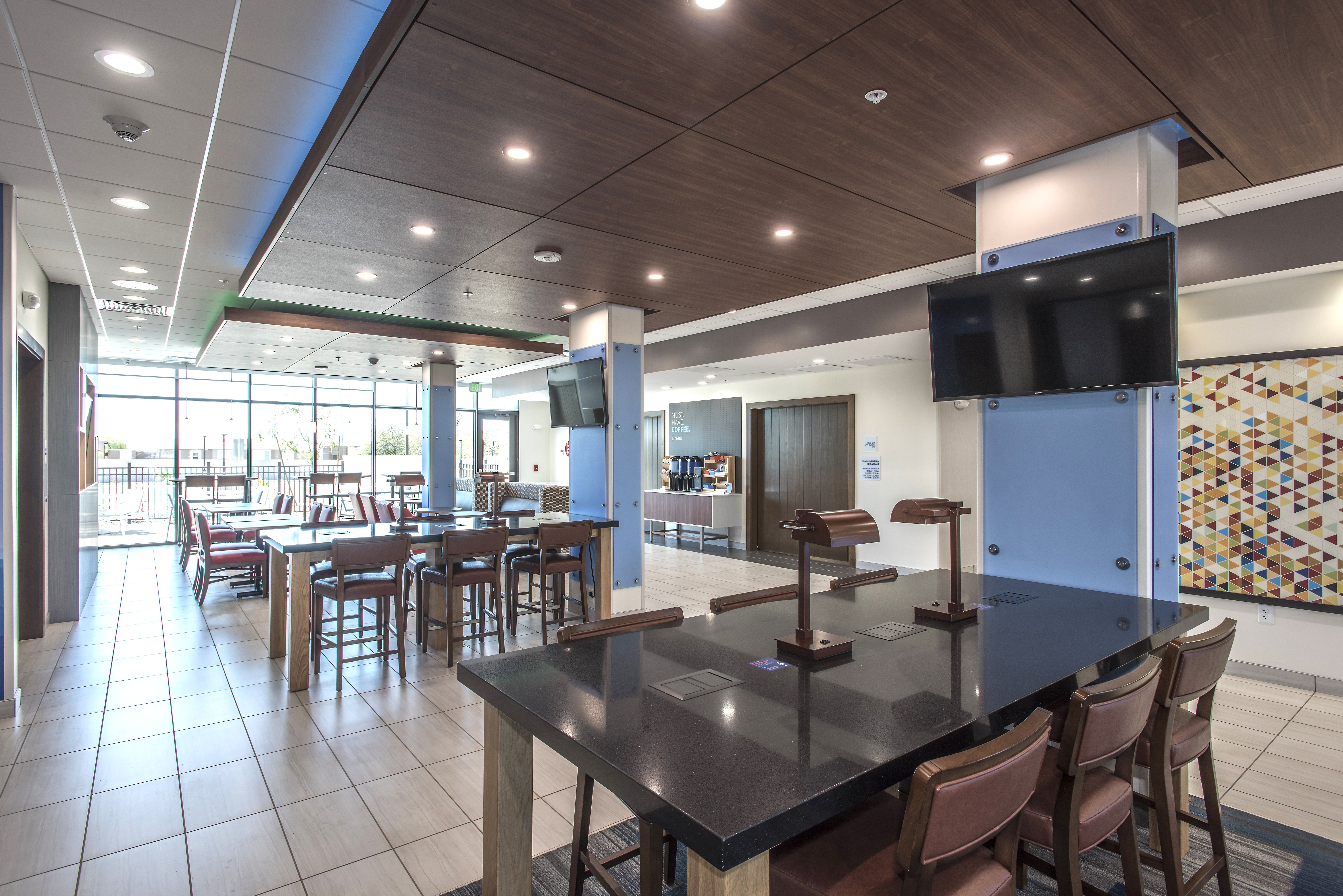 holiday inn express and sts phoenix n happy valley