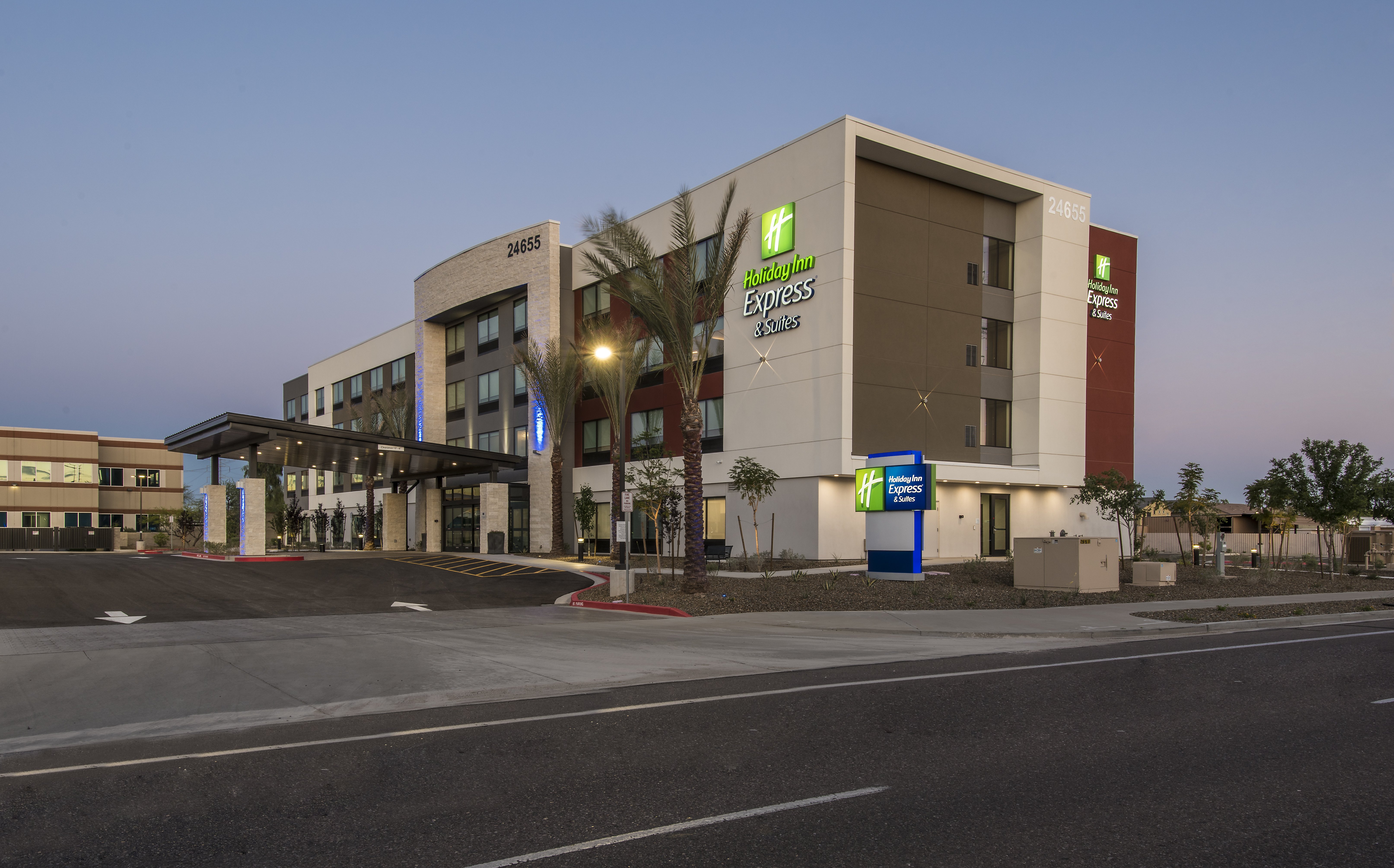 holiday inn express and sts phoenix n happy valley